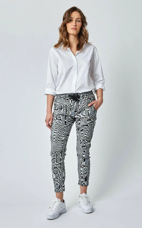 Refresh your wardrobe with trendy women’s apparel   Active Mono Check Jeans