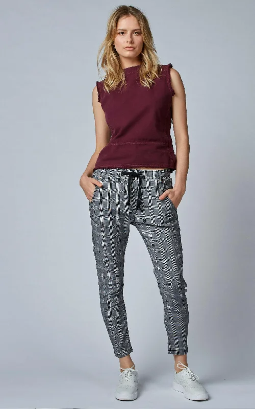 Discover the latest trends in women’s fashion   Active Ginger Check Jeans