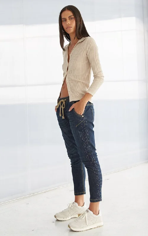 Effortlessly chic outfits for the modern woman   Active Swarovski Embellished Jeans