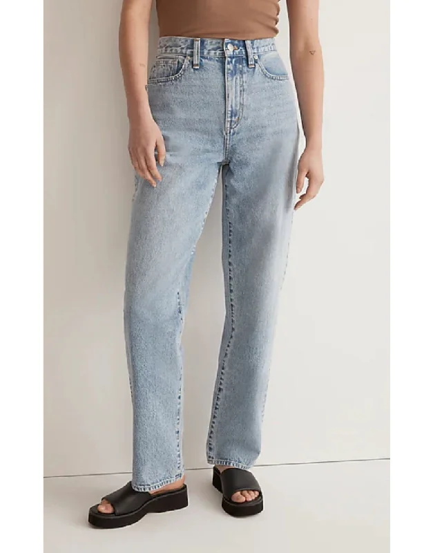 Uncover unique pieces for your perfect wardrobe   Baggy Straight Jeans in Light Blue