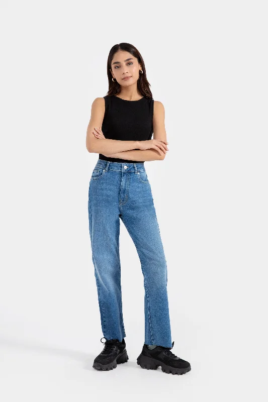 Trendy women’s clothing    Mini Flared Jeans