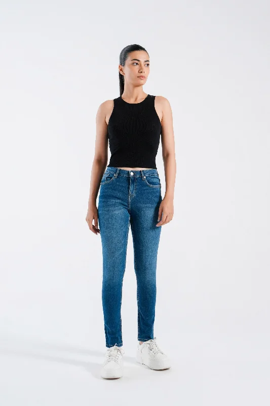 Dress to impress with elegant women’s wear   Basic Regular Rise Skinny Jeans