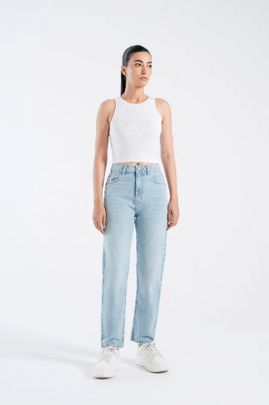 Effortlessly chic fashion for today’s woman   Basic Mom Fit Jeans