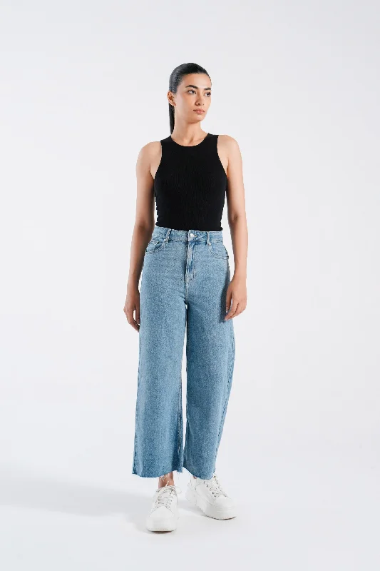 Trendy women’s clothing with a modern twist   Culottes Jeans