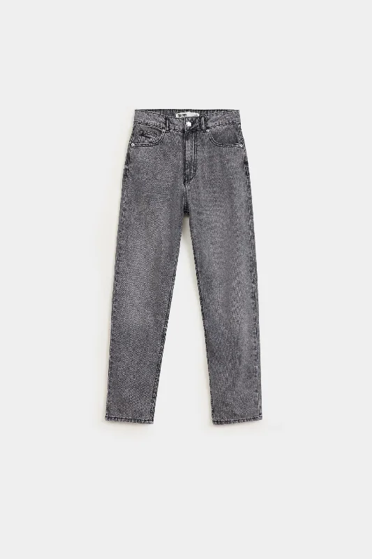 Bold and sophisticated looks for every woman   Basic Mom Fit