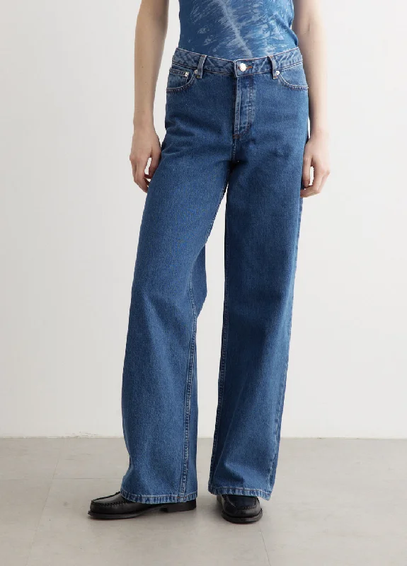 Chic, modern fashion for empowered women   Elisabeth Jeans