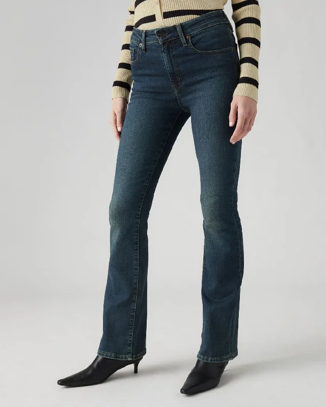 Essential women’s clothing for every season Levi's® Womens 725 High Rise Bootcut Jeans - Blue Swell Essential women’s clothing for every season Levi's® Womens 725 High Rise Bootcut Jeans - Blue Swell