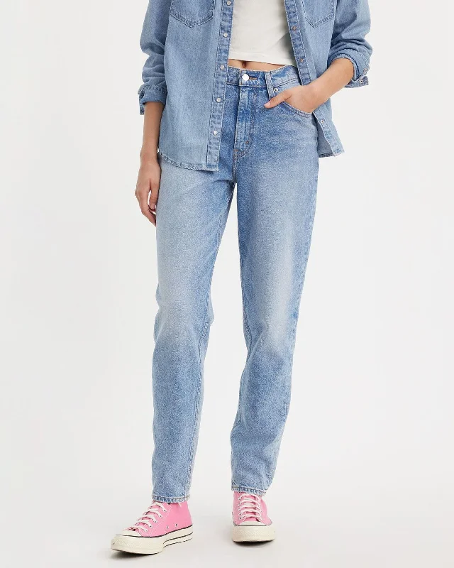 Create a timeless wardrobe with fashionable pieces Levi's® Womens 80's Mom Jean - How's My Driving Create a timeless wardrobe with fashionable pieces Levi's® Womens 80's Mom Jean - How's My Driving