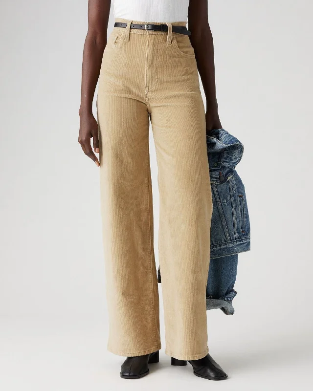 Women’s fashion that reflects your personality Levi's® Womens Ribcage Wide Leg Cords - Safari Women’s fashion that reflects your personality Levi's® Womens Ribcage Wide Leg Cords - Safari