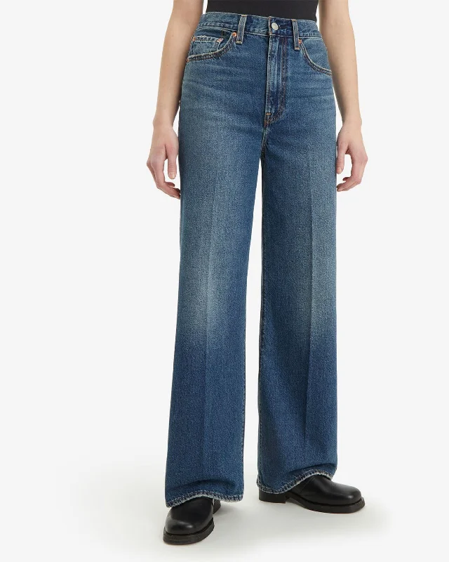 Step up your style with trendy women’s clothing Levi's® Womens Ribcage Wide Leg Jeans - Polar Perimiter Step up your style with trendy women’s clothing Levi's® Womens Ribcage Wide Leg Jeans - Polar Perimiter